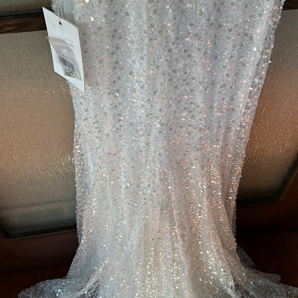 Mac Duggal EMBELLISHED PLUNGE NECK SLEEVELESS TRUMPET GOWN size 4 New $598 - Picture 16 of 17